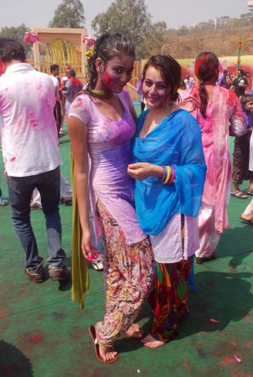 Stars Get Naughty In Holi Bash Indiatoday An ancient hindu festival with deep cultural roots, holi is a symbolic celebration of the victory of how often will you have the opportunity to party side by side with elephants, or dance with wild. stars get naughty in holi bash indiatoday