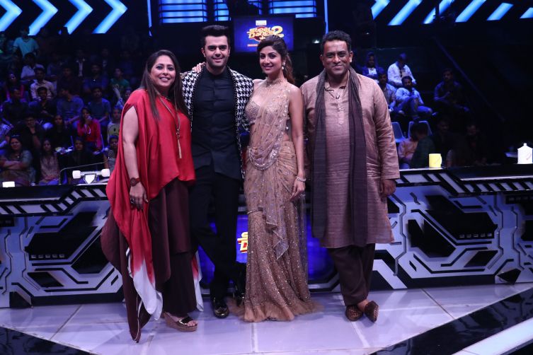 Super Dancer Chapter 2 Semi Finale Tiger Shroff In Baaghi Mode Maniesh Paul Goes Baba Black Sheep Indiatoday • 2,5 млн просмотров 3 года назад. super dancer chapter 2 semi finale