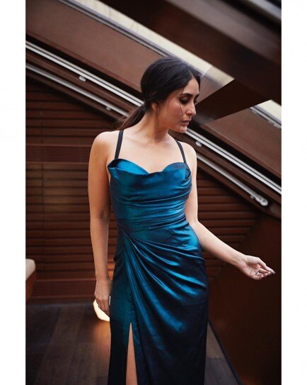Kareena Kapoor Khan is a stunning goddess in two gorgeous ... Kareena Kapoor Khan is a stunning goddess in two gorgeous ... - 434 x 543 jpeg 45kB