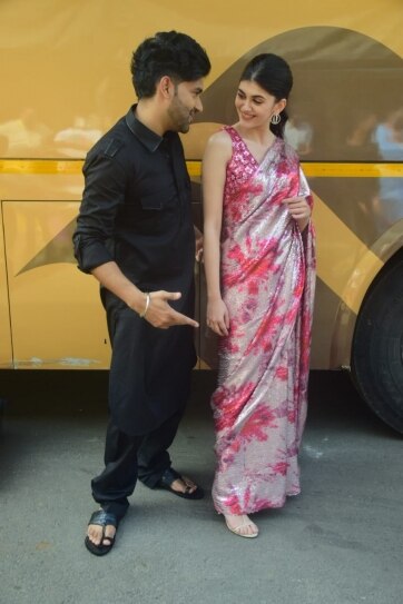Sanjana Sanghi And Guru Randhawa Shoot For The Kapil Sharma Show Indiatoday Sanjana sanghi during one of her. sanjana sanghi and guru randhawa shoot