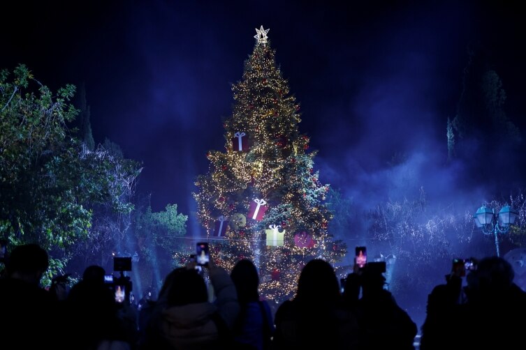 Christmas Tree Lighting 2022 Biola Christmas Cheer: Cities Light Up To Welcome Santa As Festive Season Kicks  Off | In Pics | Indiatoday