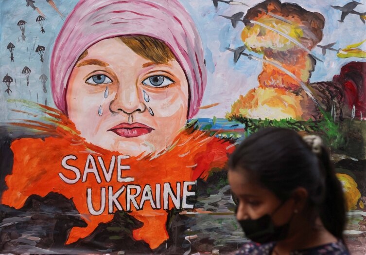 'Stop war' Artists who support for Ukraine with colourful murals IN