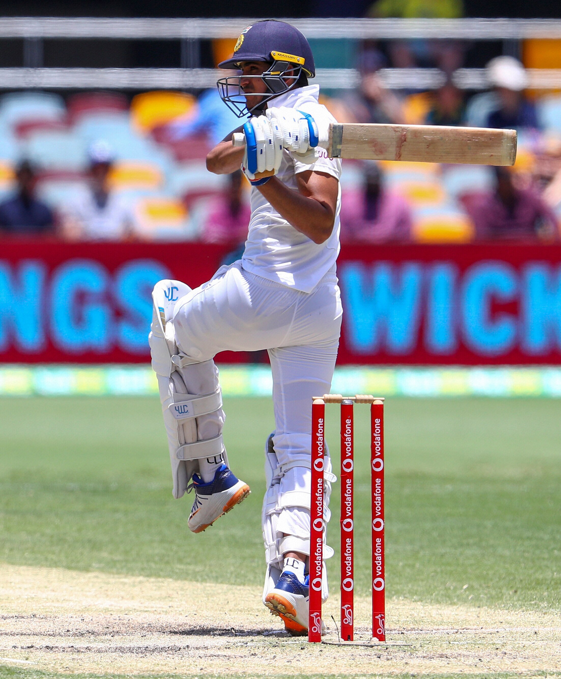 ১২ শুভমান