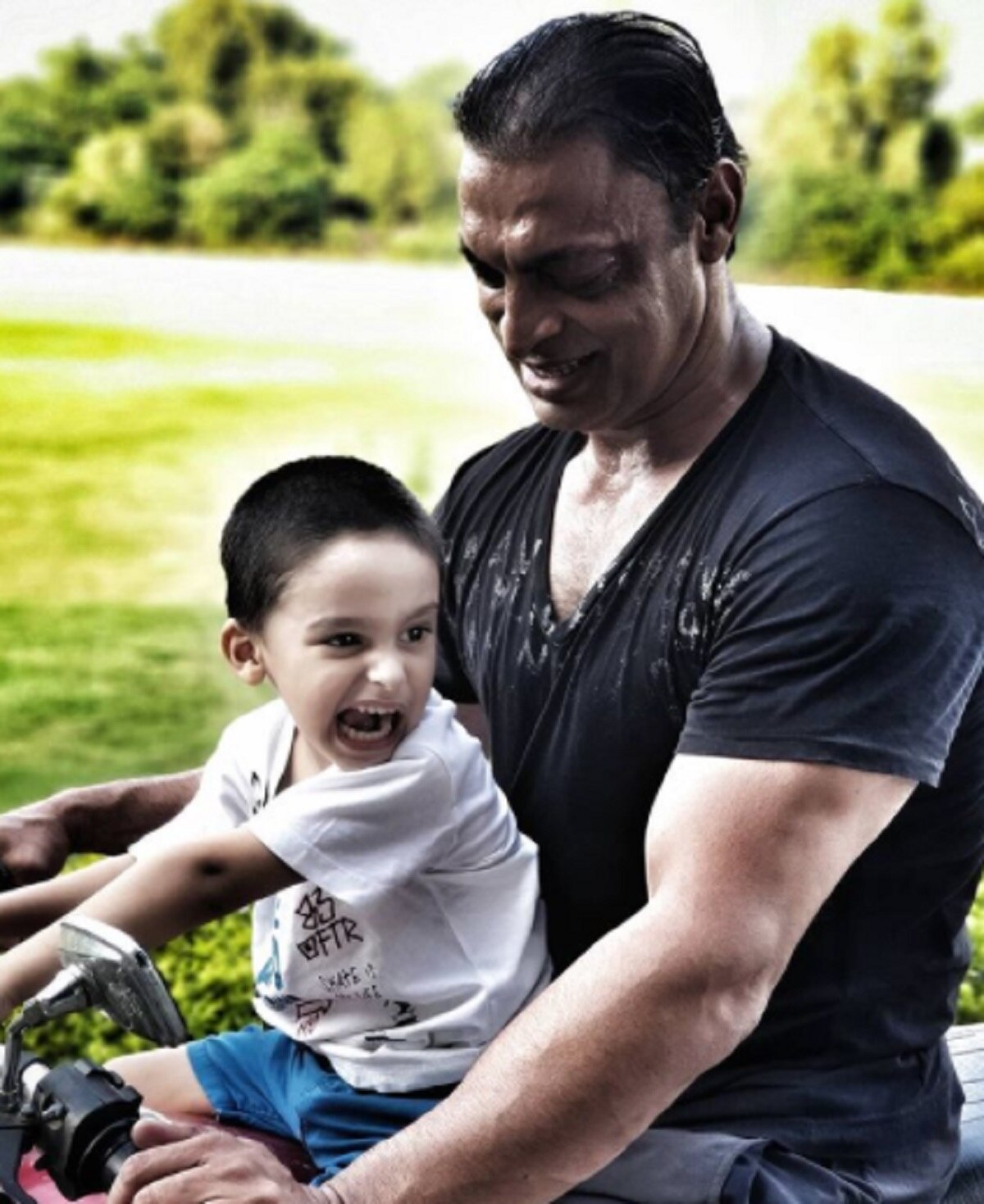 শোয়েব আখতার শোয়েব আখতার