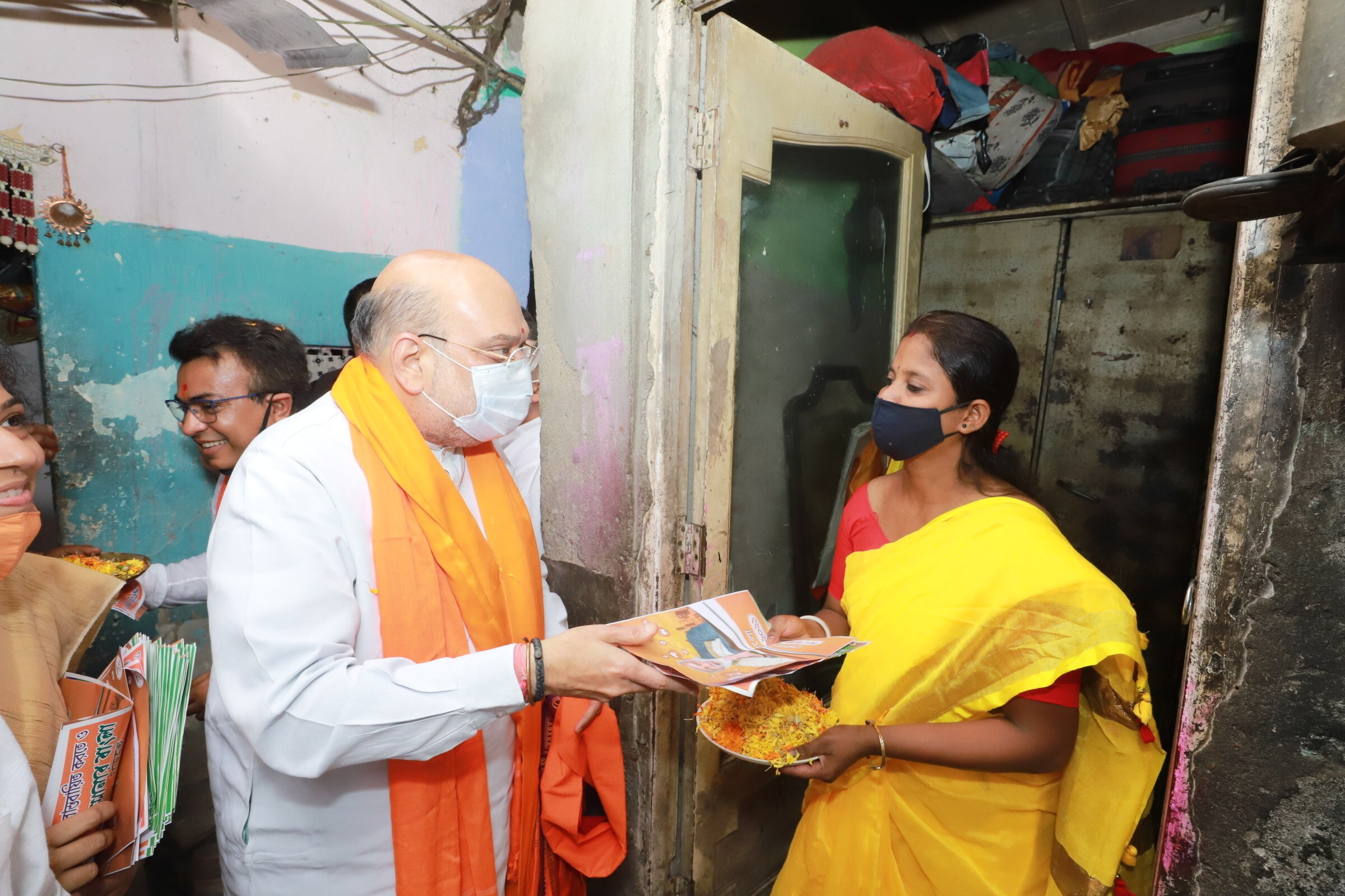 পাশাপাশি মুসলিম পাশাপাশি মুসলিম