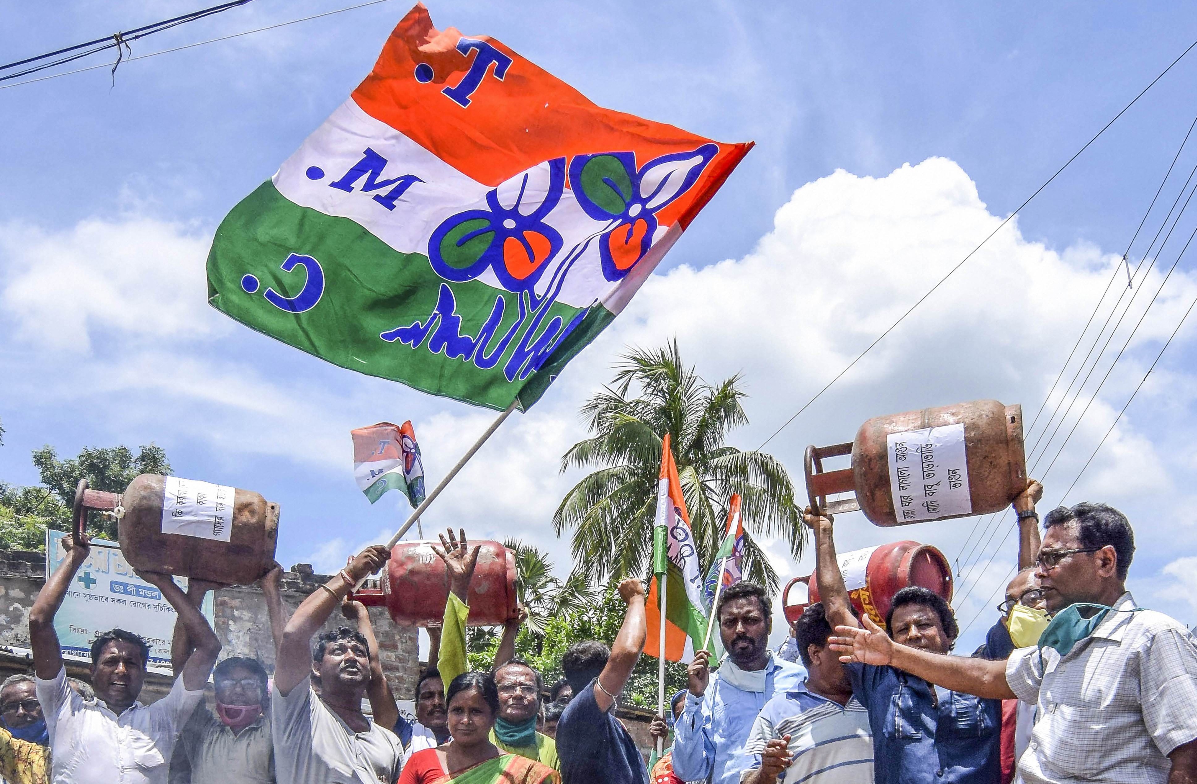 তৃণমূলের প্রতিবাদ 