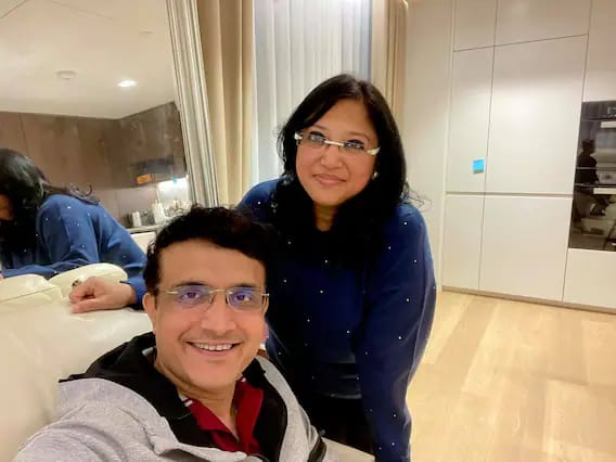 মেয়েকে মেয়েকে