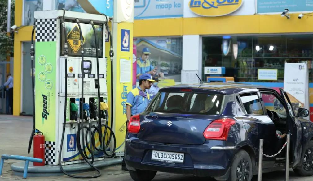 Petrol, Diesel Prices Today: পর পর ৪ দিন বাড়ল পেট্রোল, ডিজেলের দর! রেকর্ড উচ্চতায় জ্বালানির দাম