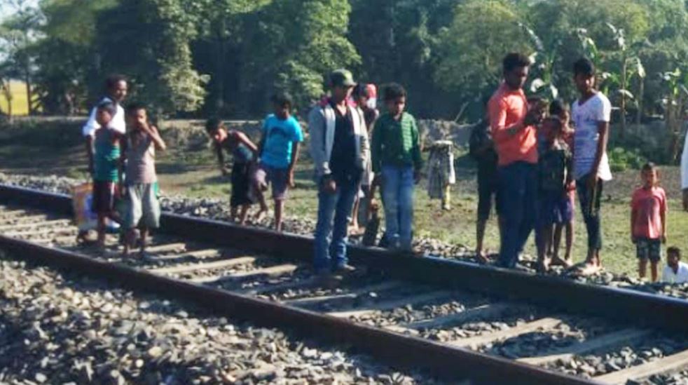 Fine For Crossing Railway Tracks: পায়ে হেঁটে রেল লাইন পারাপারে কত জরিমানা-কী শাস্তি হয়? জানুন