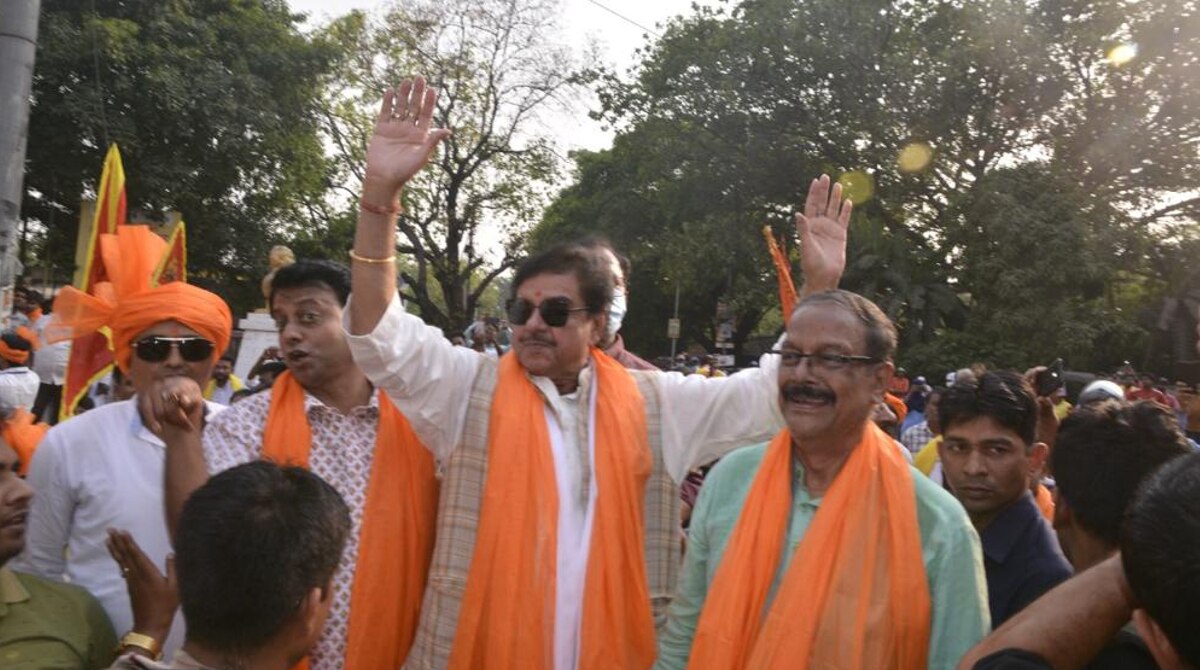 রাম নবমীর মিছিলে শত্রুঘ্ন ও অগ্নিমিত্রা