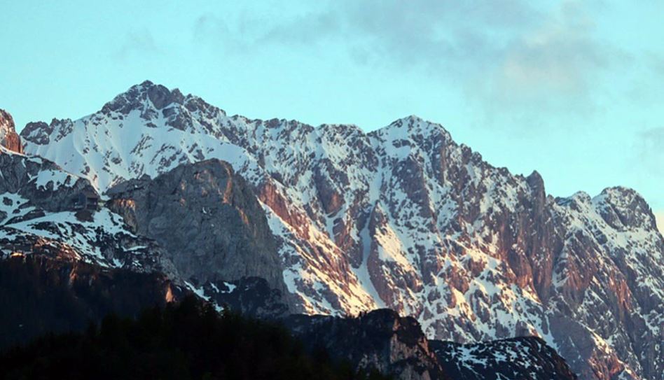 Negative Effect Of Shadow: সংসারে অশান্তি, অর্থ-কষ্ট! বাড়িতে এই ৫ ধরনের ছায়া পড়ছে না তো?