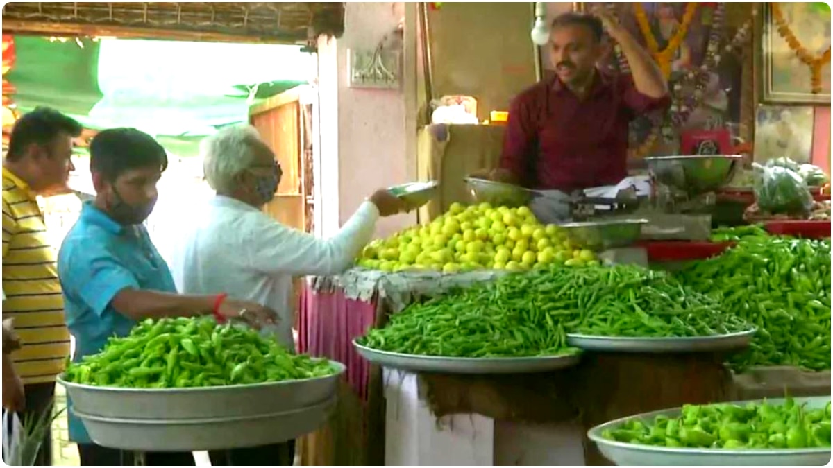  Lemon Price Drop: বেশ কিছুটা সস্তা হল পাতিলেবু, এখন ১০ টাকায় ক'টা?