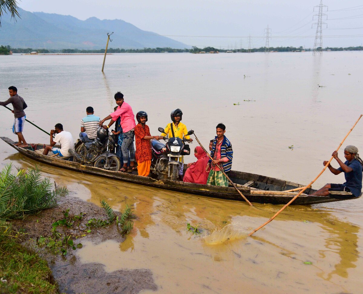 ব্যাপক ভারী থেকে অতি ভারী বৃষ্টিপাতের পূর্বাভাস ব্যাপক ভারী থেকে অতি ভারী বৃষ্টিপাতের পূর্বাভাস