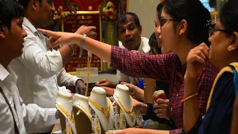 Gold, Silver price: টানা ২ দিন পড়ল সোনা, রুপোর দর! দুই ধাতুর আজকের দর কত?