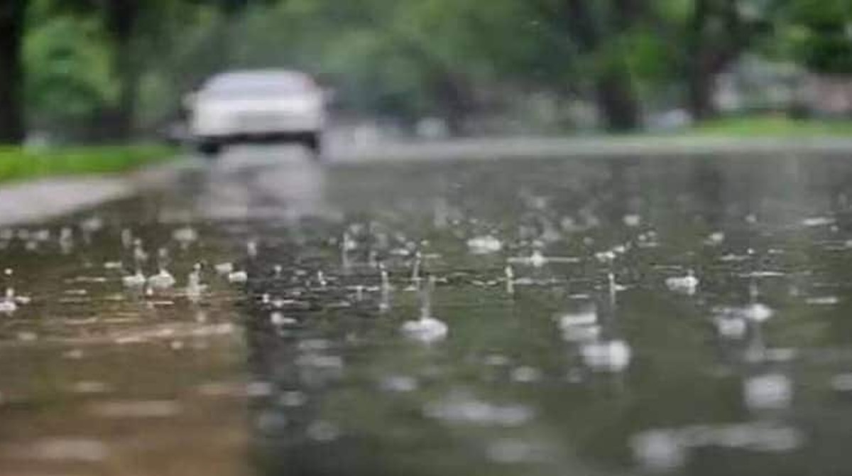 মে মাসের শুরুতেই বৃষ্টি