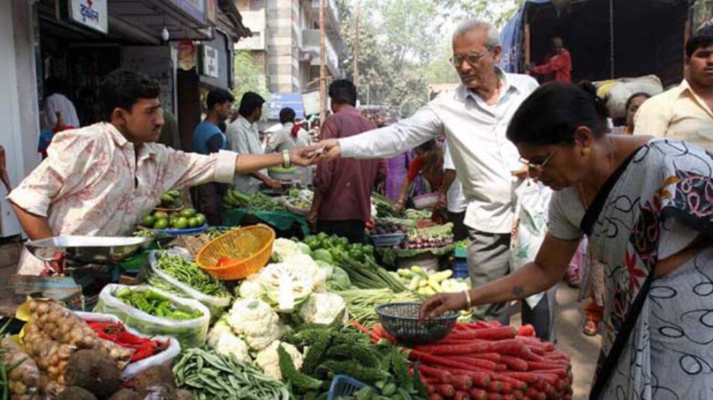 Aajker Bazar Dar: একাদশীতে সস্তায় সবজি-চিকেন, জেনে নিন রুই-কাতলা-ইলিশের দাম