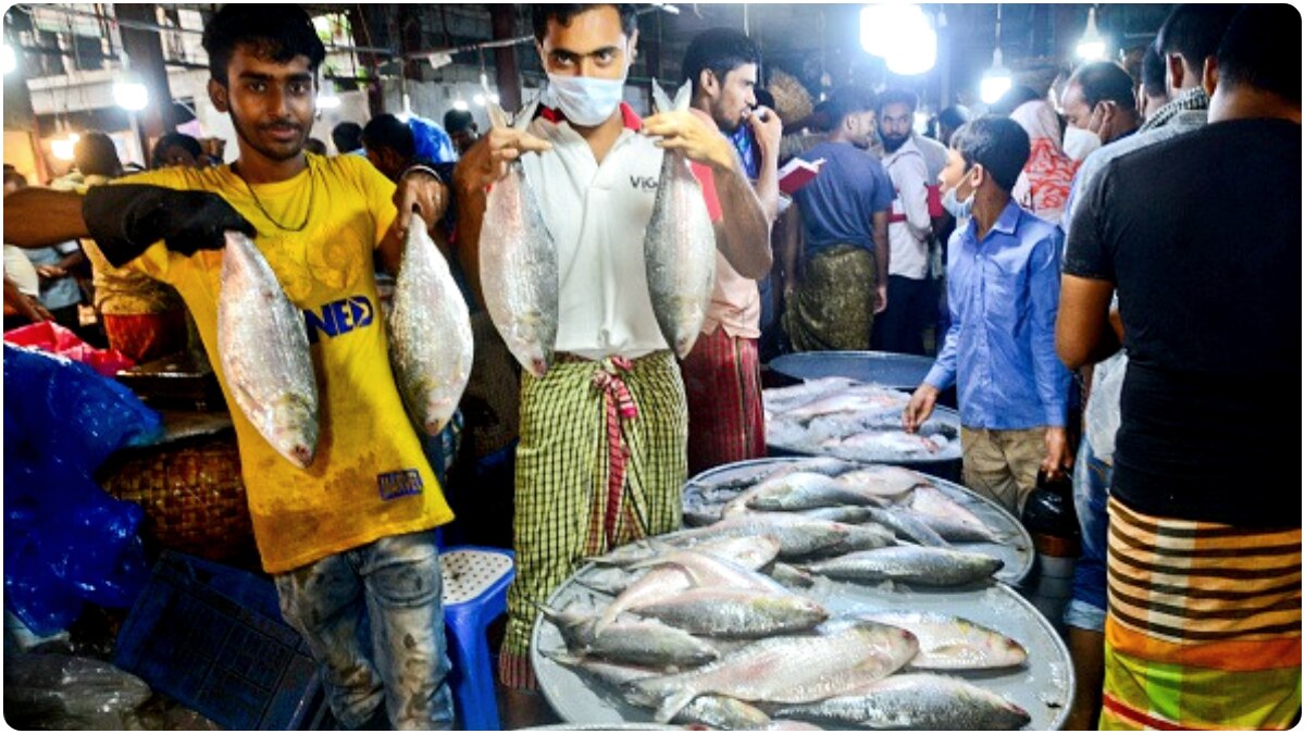 Aajker Bazar Dar: লক্ষ্মীপুজোর আগে ফের ঊর্ধ্বমুখী বাজারদর! দেখে নিন সবজি-মাছ-মাংসের দর