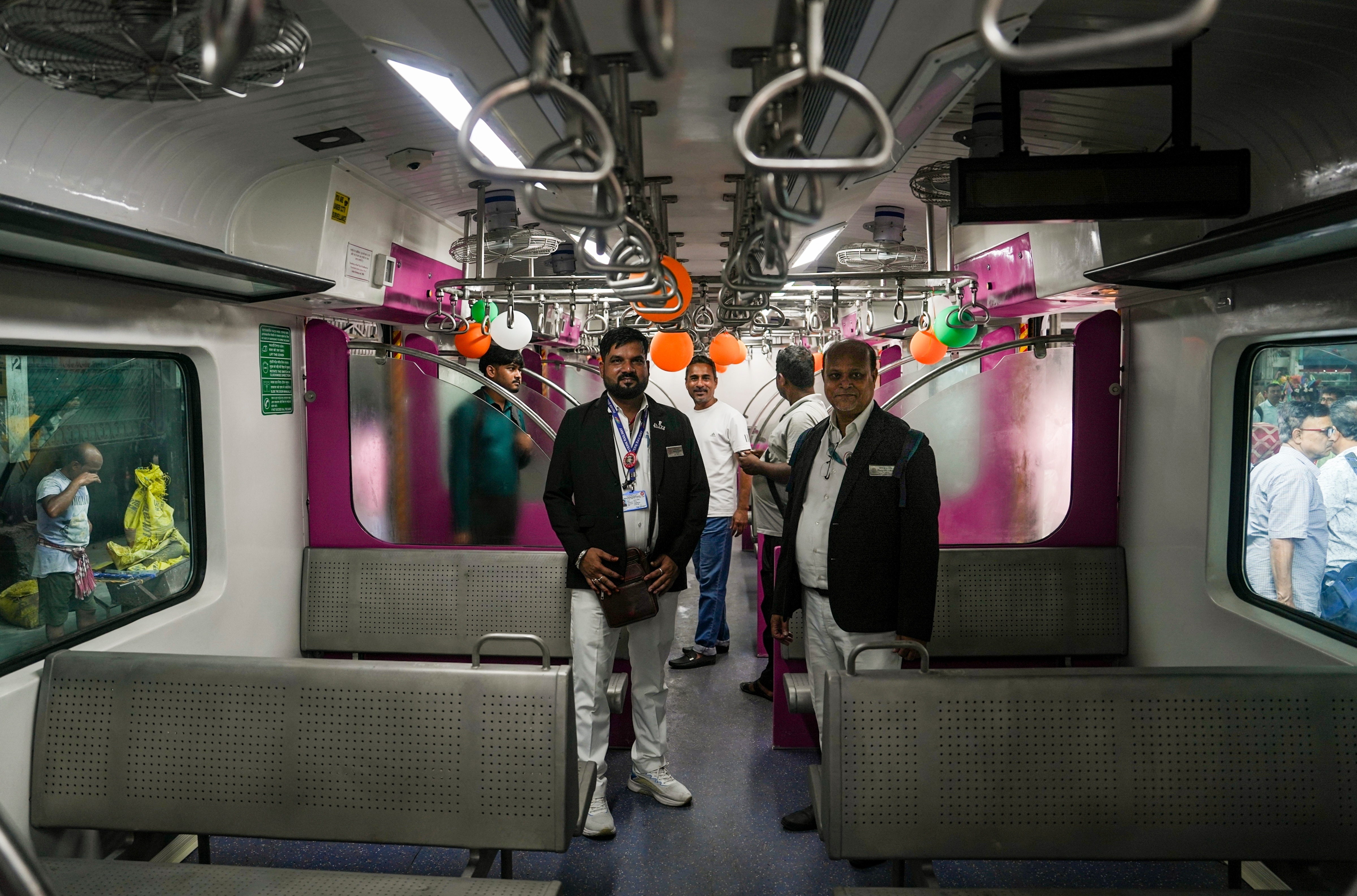 গণপরিবহণে একের পর এক উন্নতি