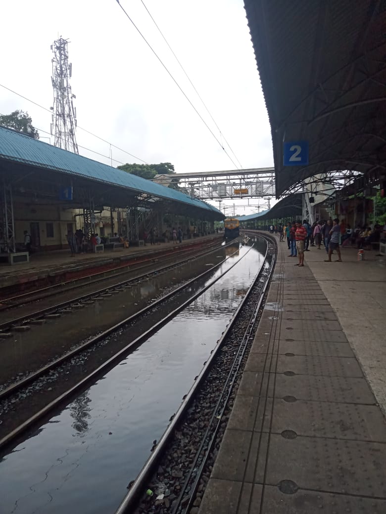 ৫ ঘণ্টায় গড়ে ২৫০ মিলিমিটার বৃষ্টি 