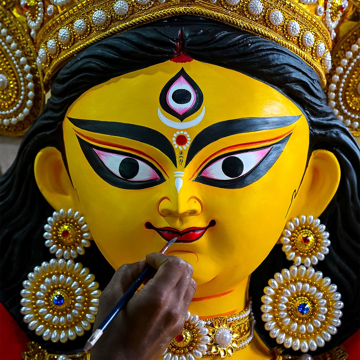durga eyes painting ritual