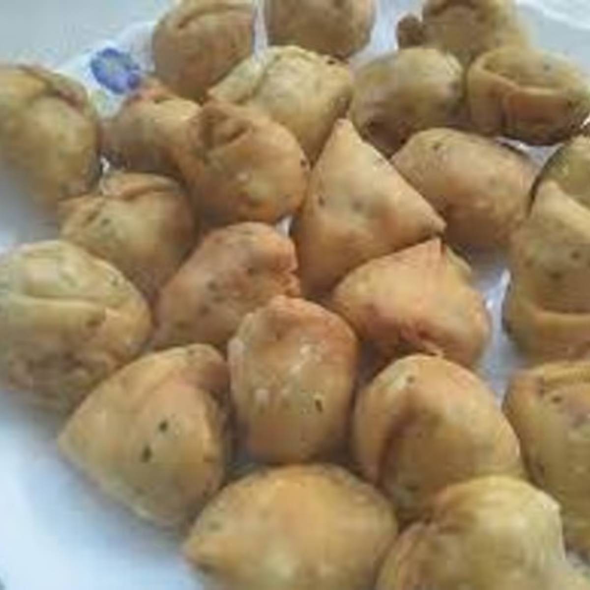 ভারতে খুব কমই এমন কেউ আছে যে সিঙ্গারার স্বাদ গ্রহণ করেনি। এটি দেশের সবচেয়ে জনপ্রিয় খাবার। দেশের প্রতিটি ছোট-বড় শহর এবং গ্রামে সকলের কাছ থেকে সমান ভালোবাসা পায় সাঙ্গারা।
