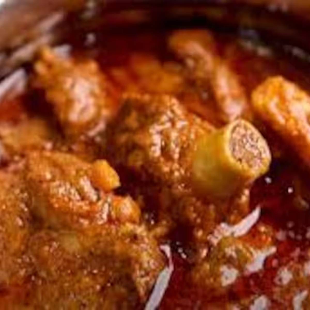 দারুণভাবে বানানো এই মাংস মন জয় করবেই। তাই বেশি না ভেবে বানিয়ে ফেলুন এই মাংস।