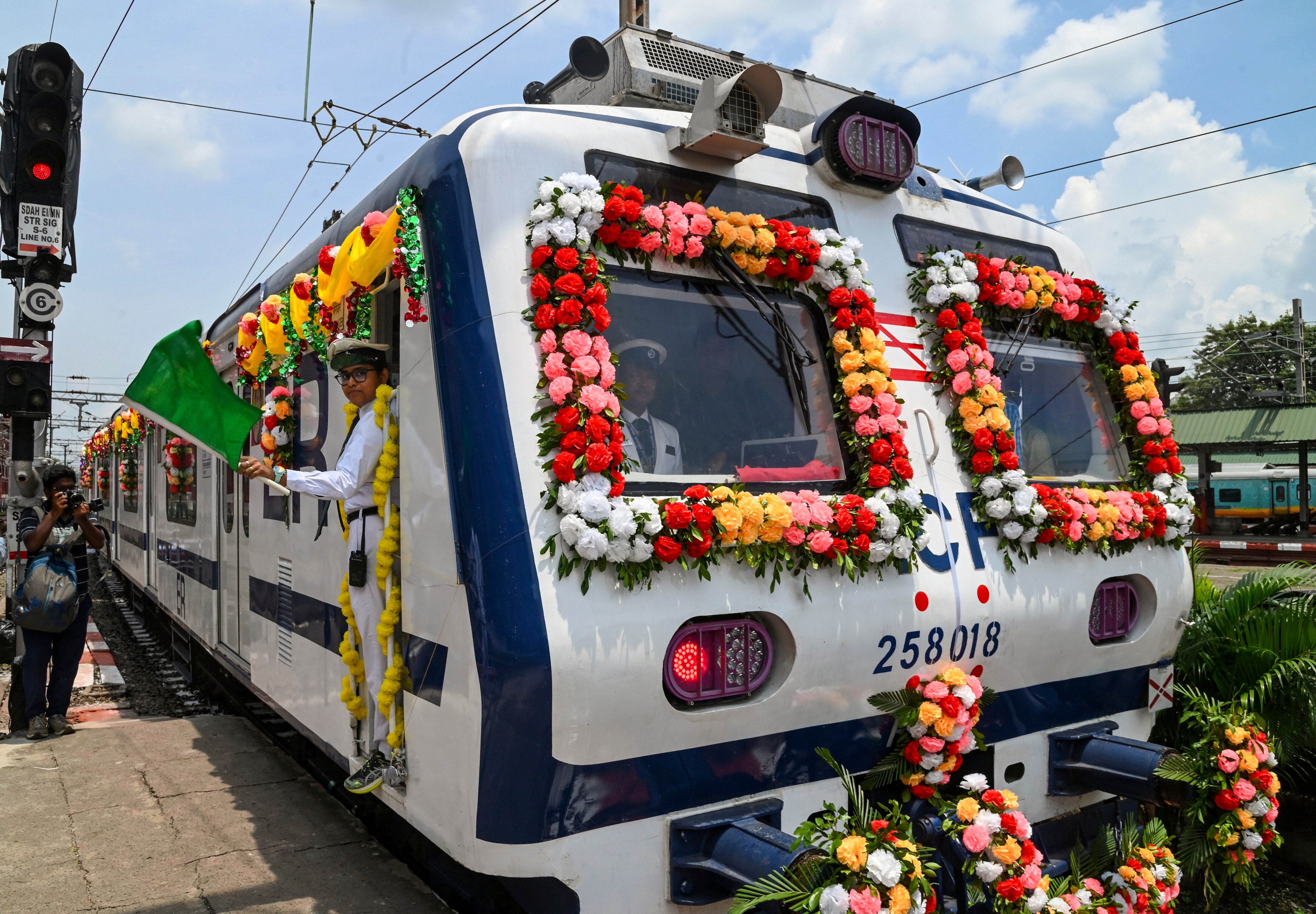 AC লোকালের খবর