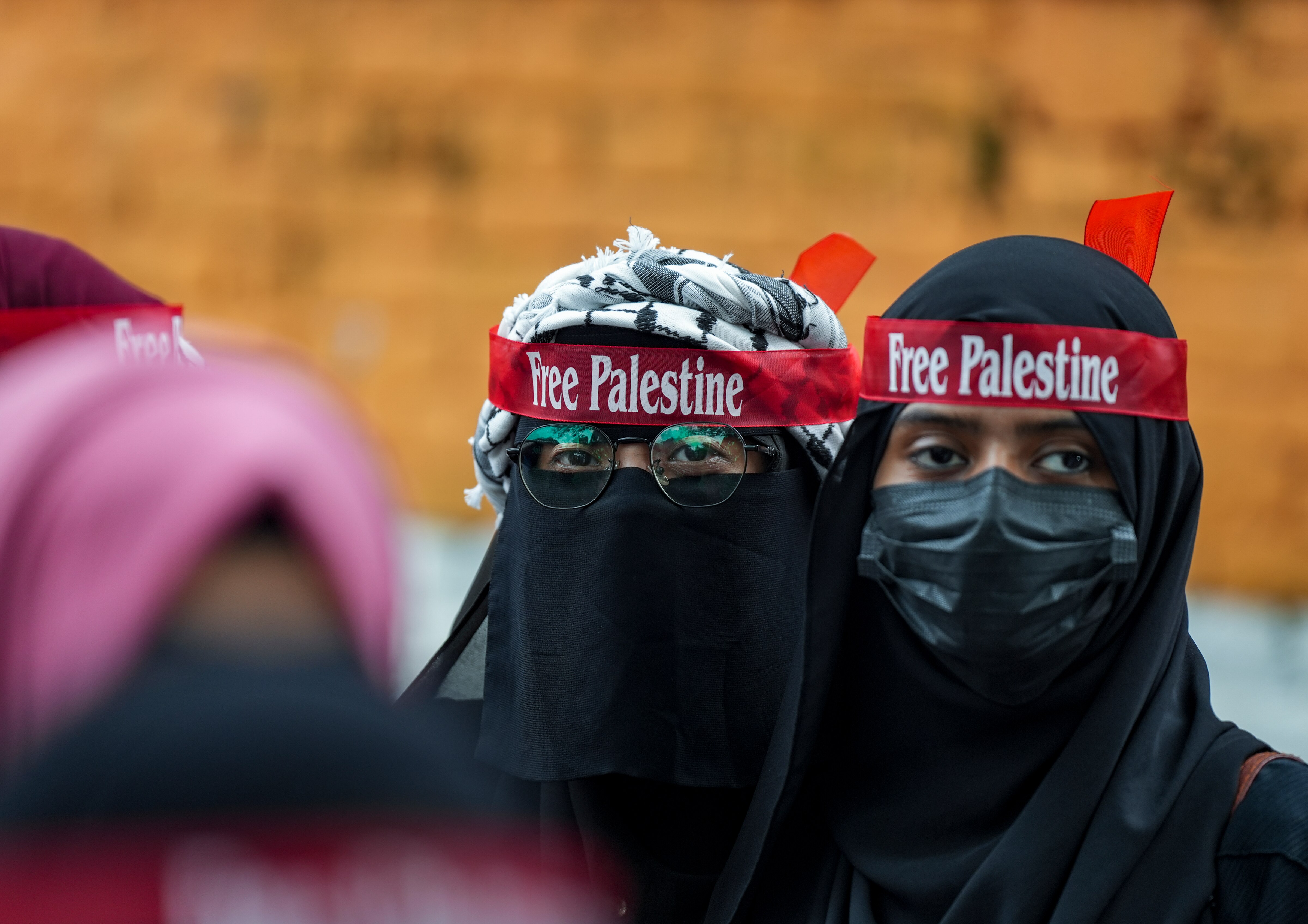 পরমাণু অস্ত্র বানাতেও সাহায্য করেছিল