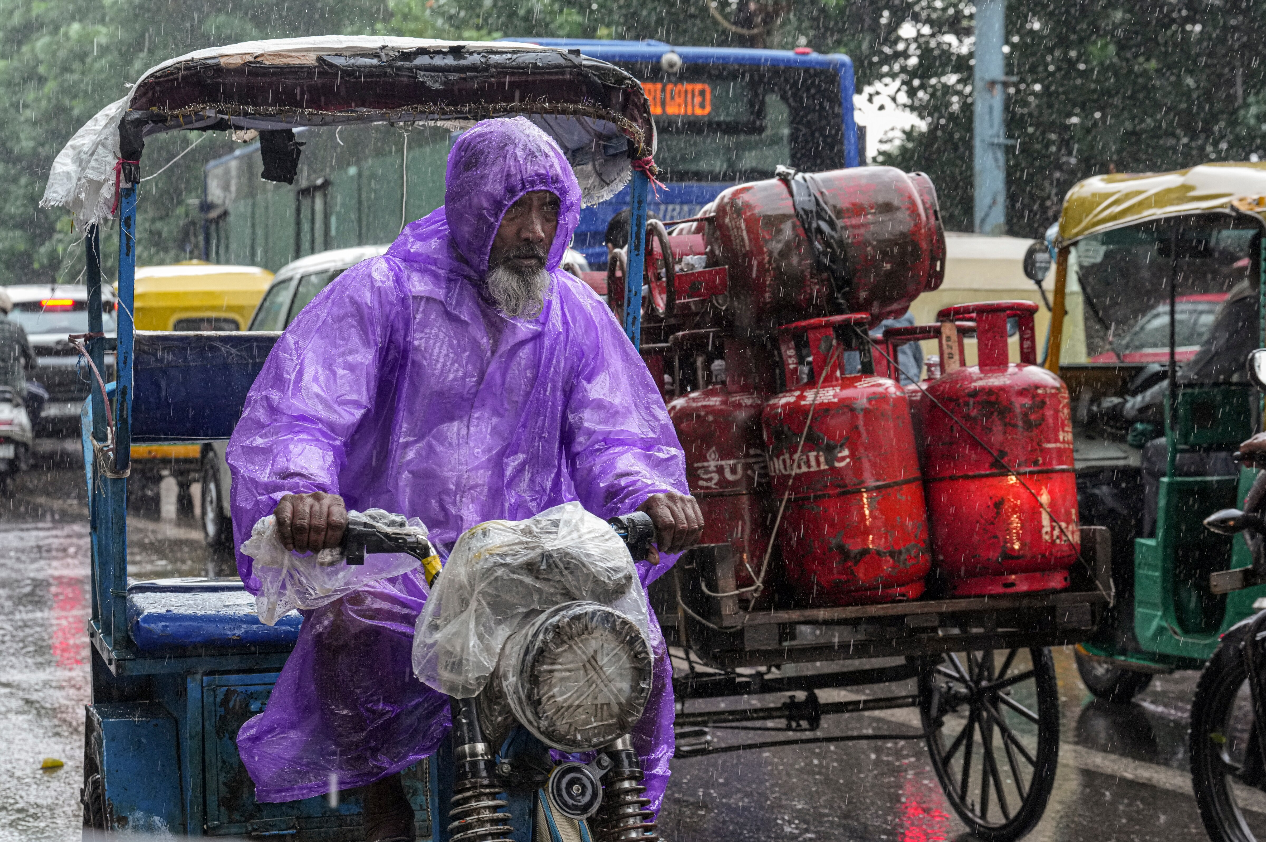 হালকা থেকে মাঝারি বৃষ্টি