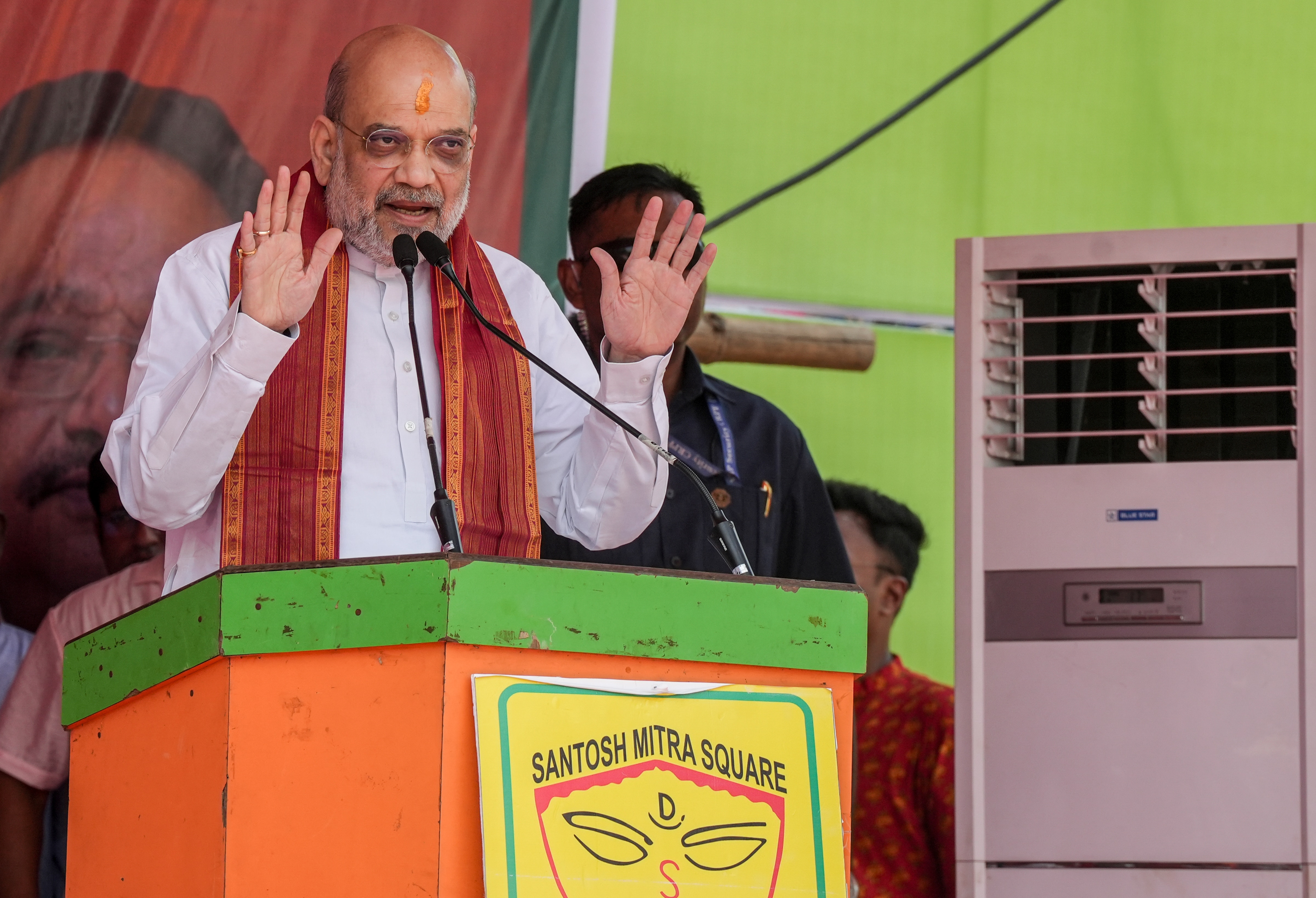 সন্তোষ মিত্র স্কোয়ারের পুজোর উদ্বোধন
