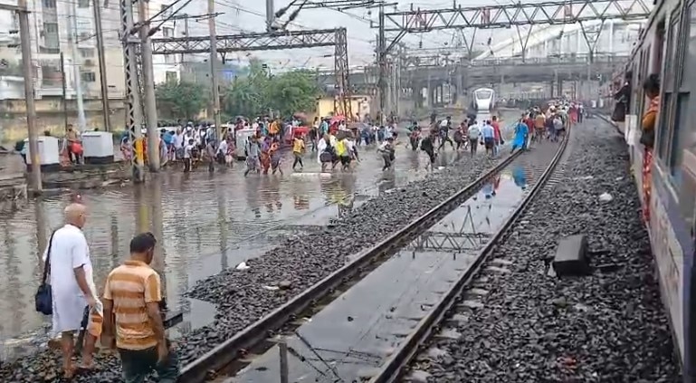 অফিস টাইমে এই ভাঙা পরিষেবা