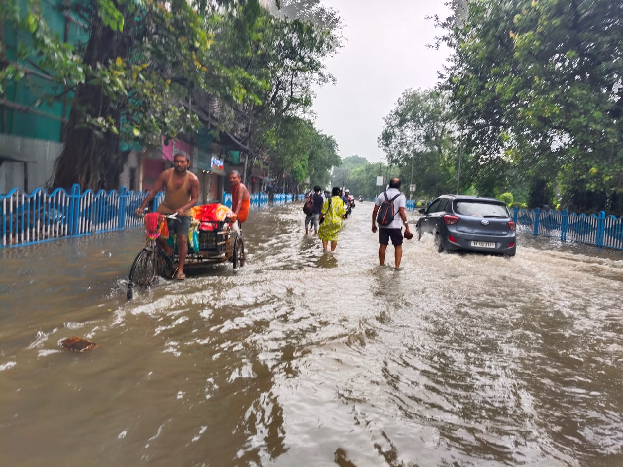 পরিস্থিতি খুবই কঠিন