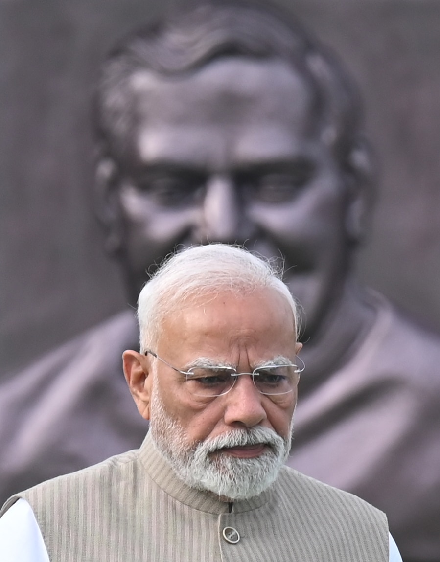 জনসভায় ভাষণ দেবেন