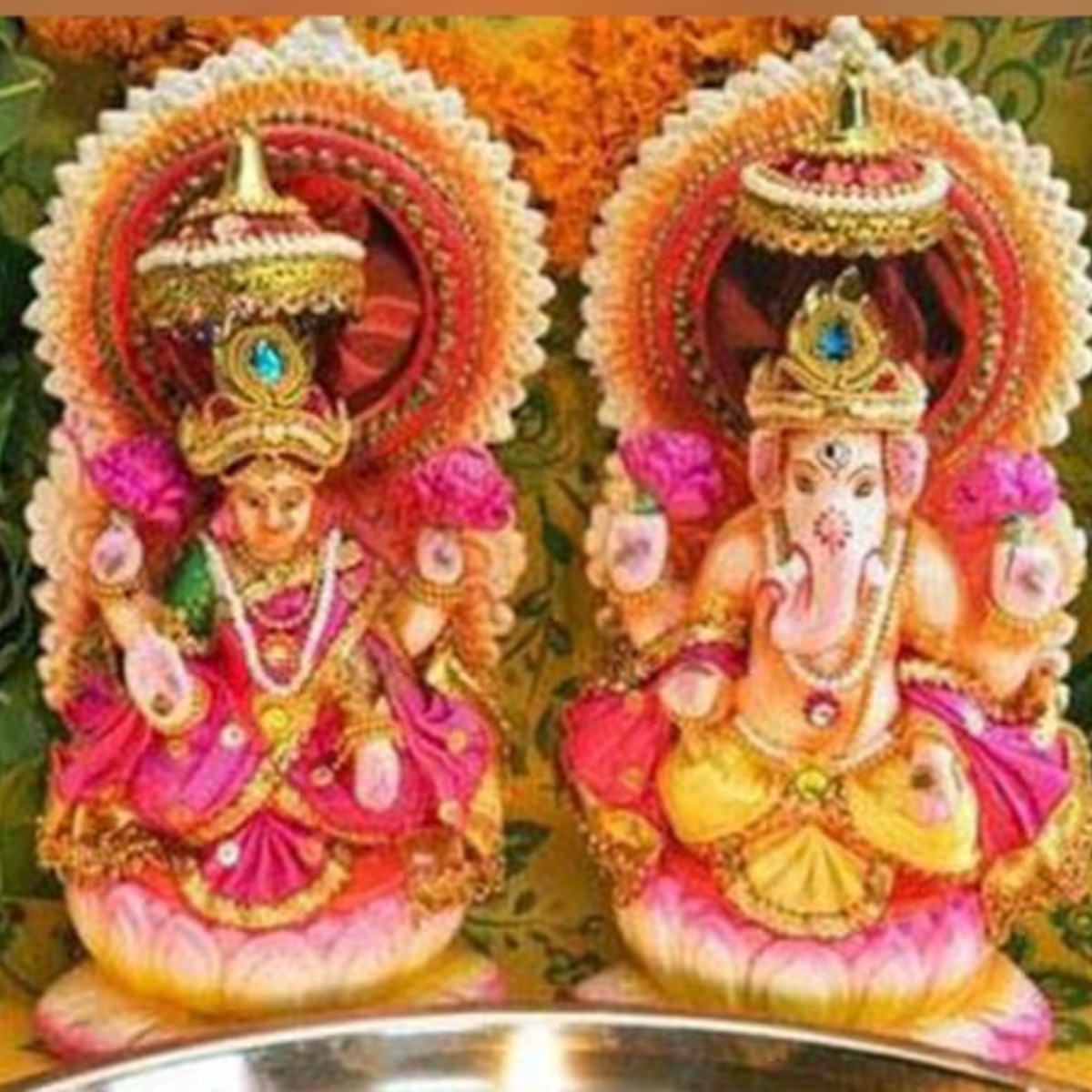 লক্ষ্মী-গণেশ মূর্তি