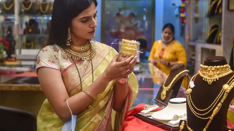 বিশ্বজুড়ে কেন্দ্রীয় ব্যাঙ্কগুলি তাদের সোনার রিজার্ভ বৃদ্ধি করছে