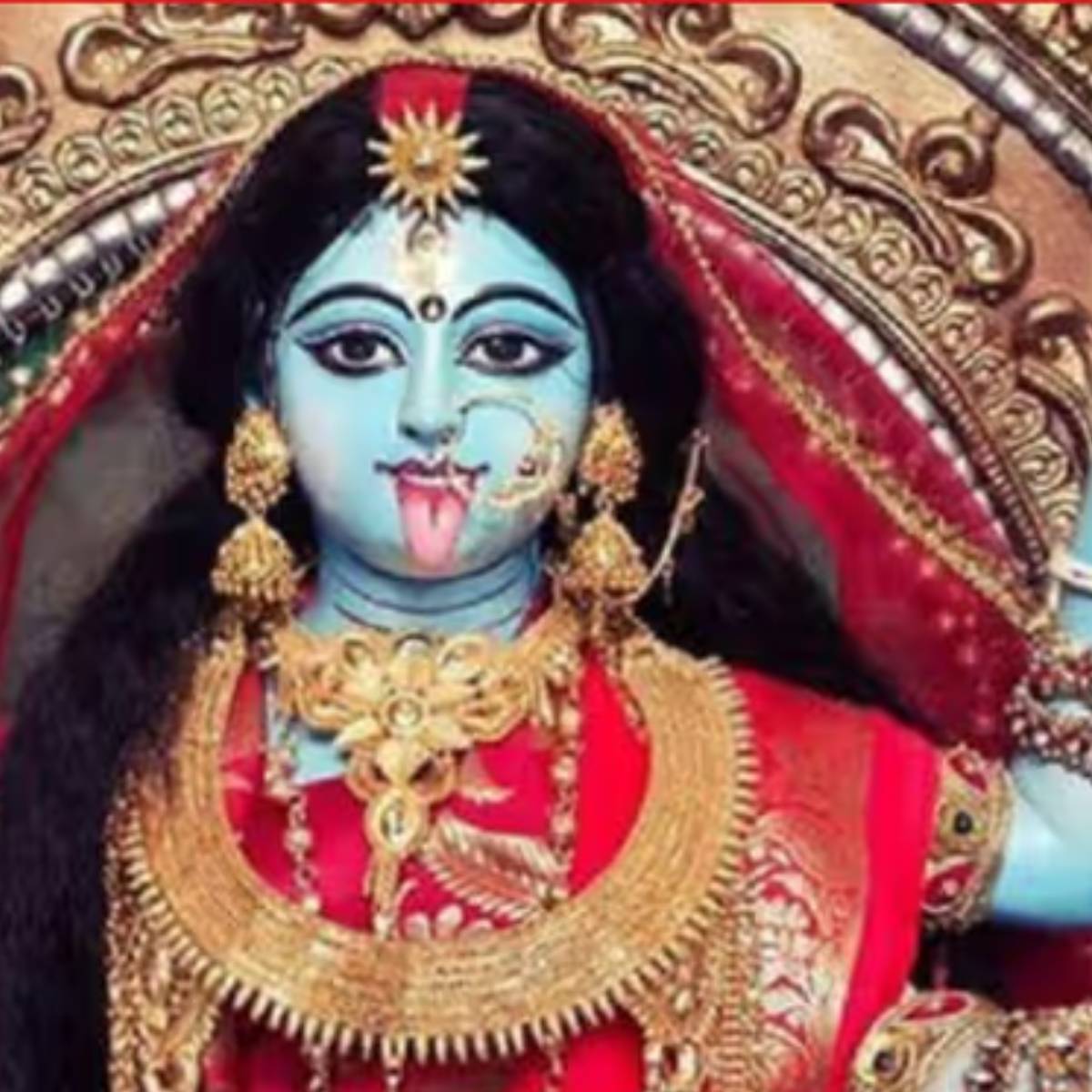 কেএনসি রেজিমেন্টের পুজোও দারুণ জনপ্রিয়। এবারে তাদের থিম হে বঙ্গভূমি তুমি অন্তর্যামী।