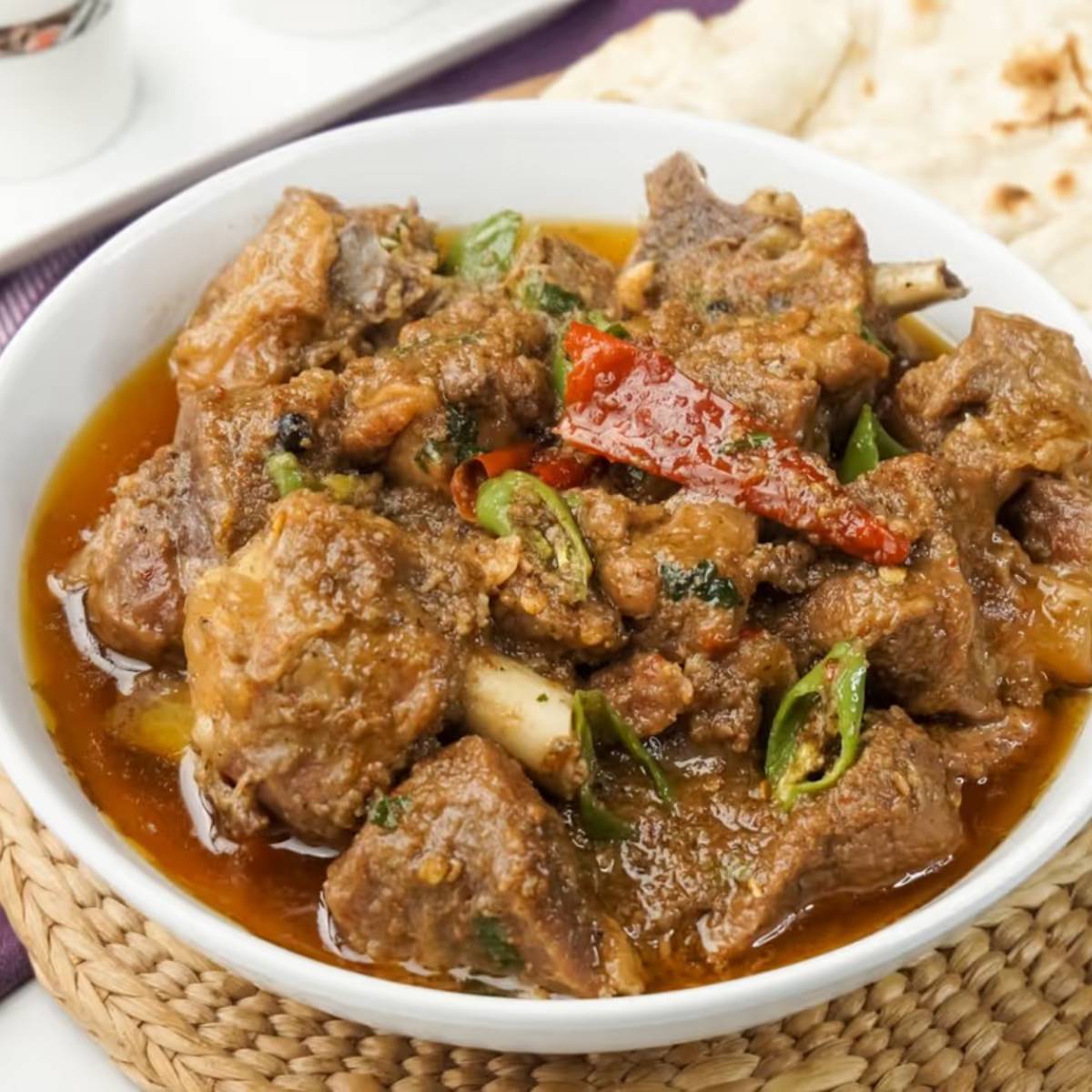 ১ ঘণ্টা থেকে ৪০ মিনিট পর্যন্ত এই মাংসাটা এভাবে ঢাকা দিয়ে রান্না করতে হবে।