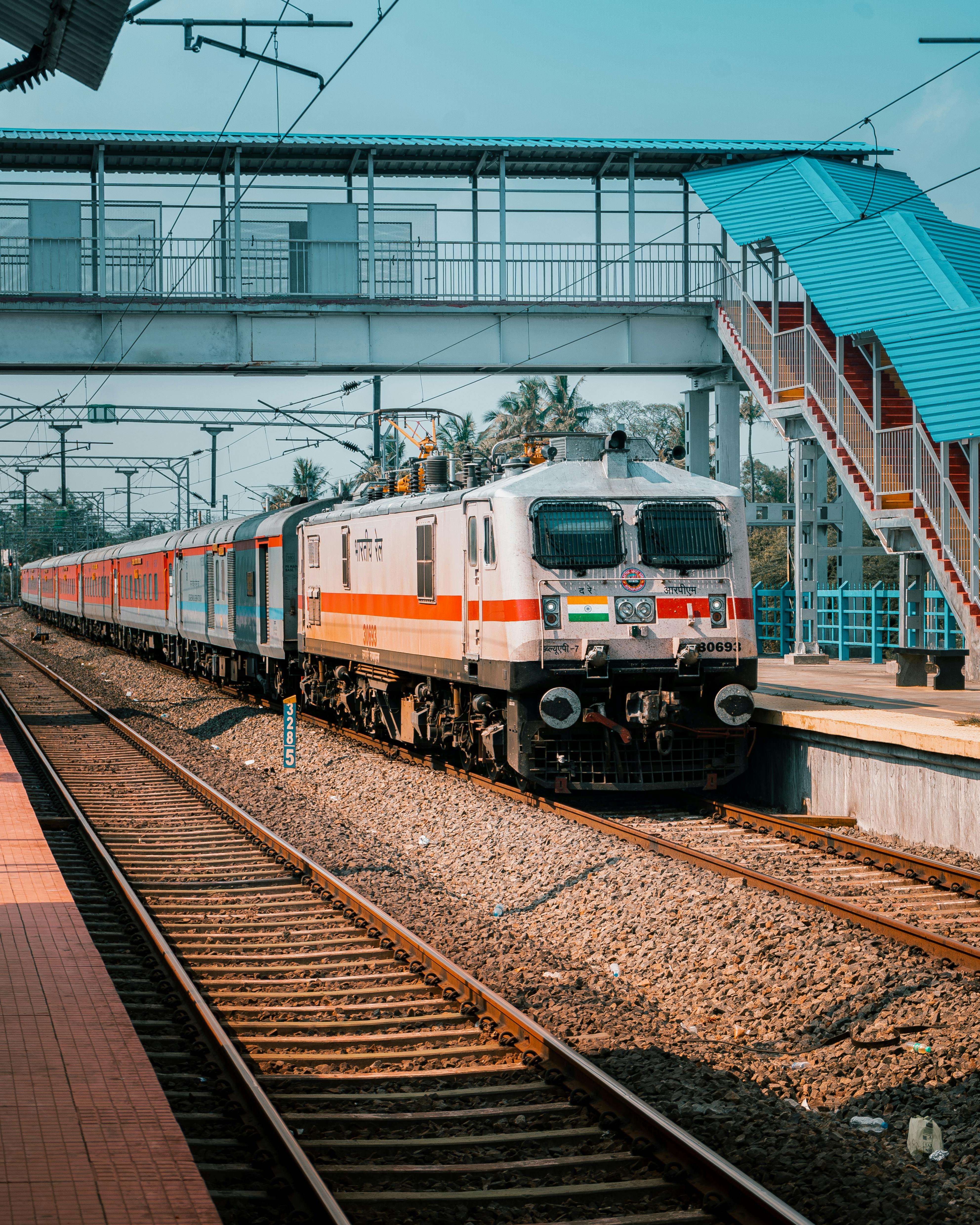 ভারতীয় রেলের উপরেই ভরসা