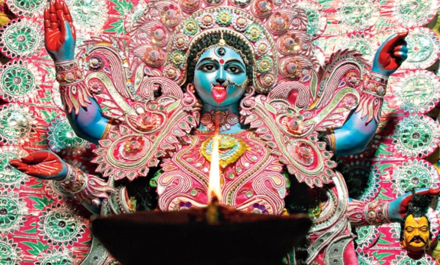 জগত্‍ সংসারকে বিপদে আপদে রক্ষা করেন