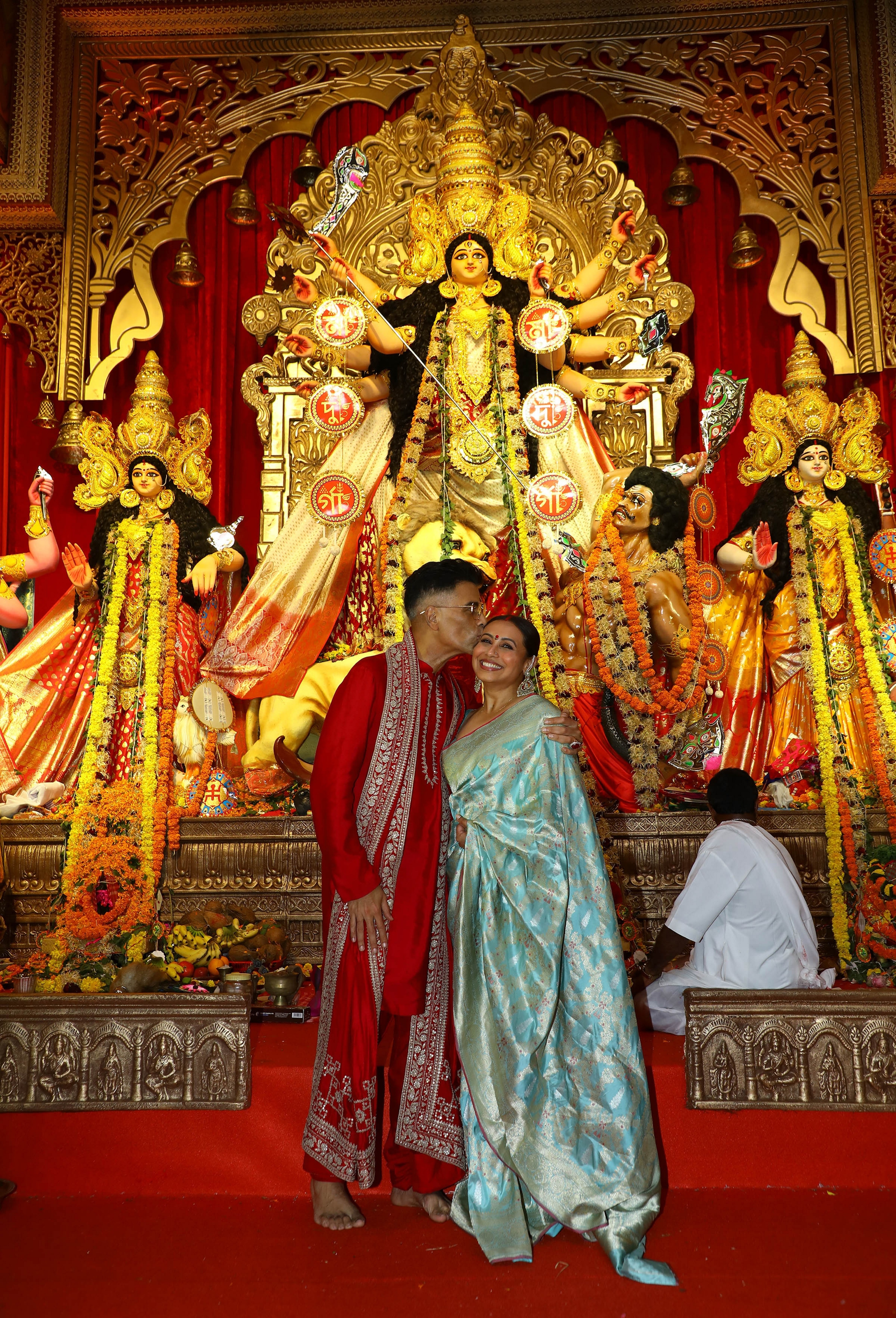 কাজল ও রানি মুখার্জিদের পুজো