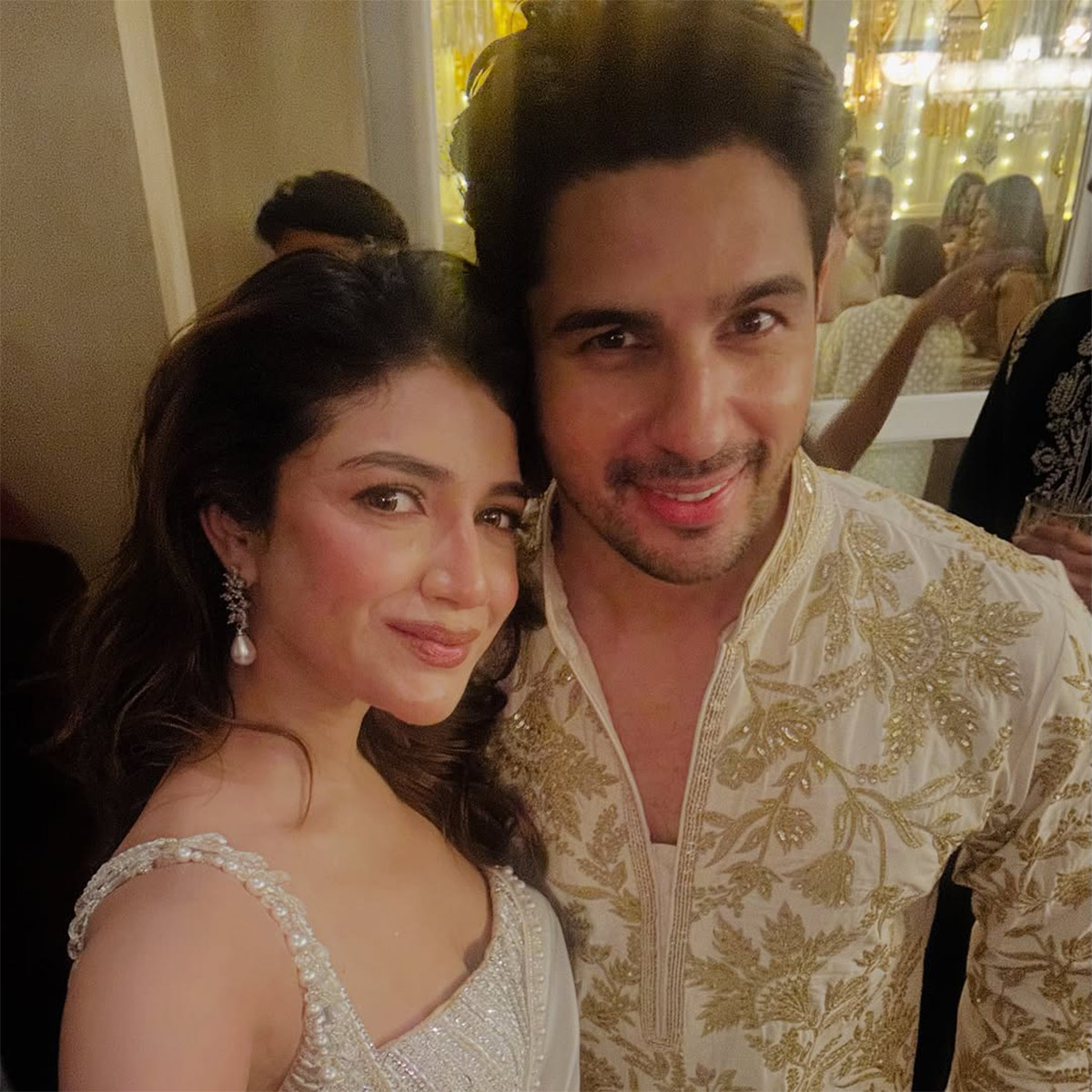 Sauraseni Maitra manish malhotra party 