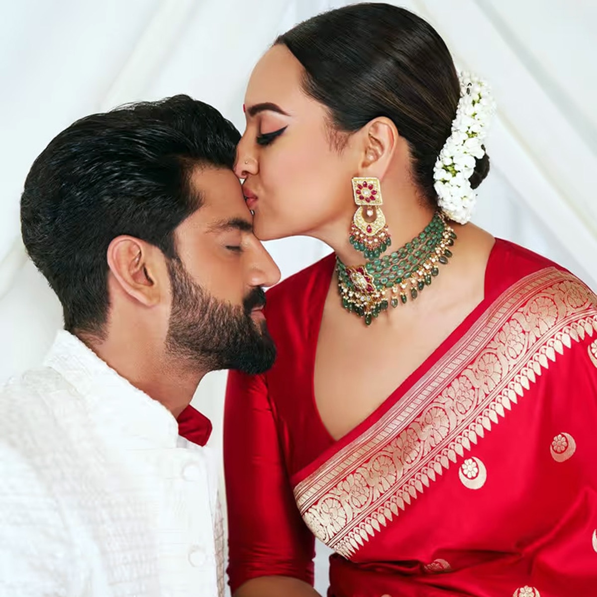 Sonakshi Sinha baby bump Sonakshi Sinha baby bump