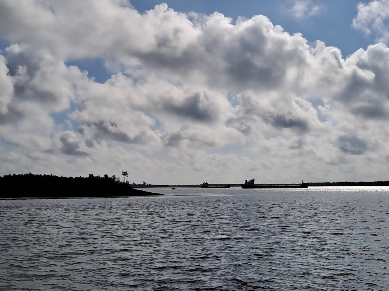 জেলা পরিষদে আবেদন করতে পারবেন বোট মালিকেরা