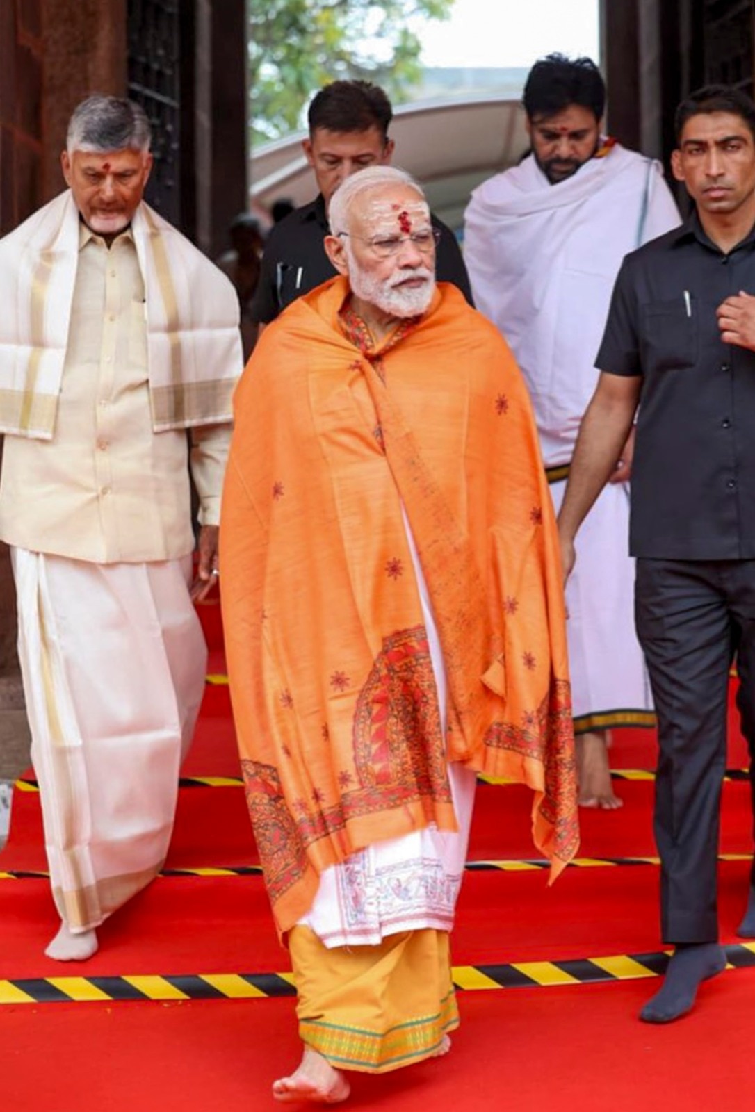 মন্দির পরিদর্শন