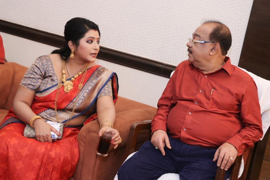 কলকাতার মেয়রের পদে শোভনকে বসিয়েছিলেন মমতা