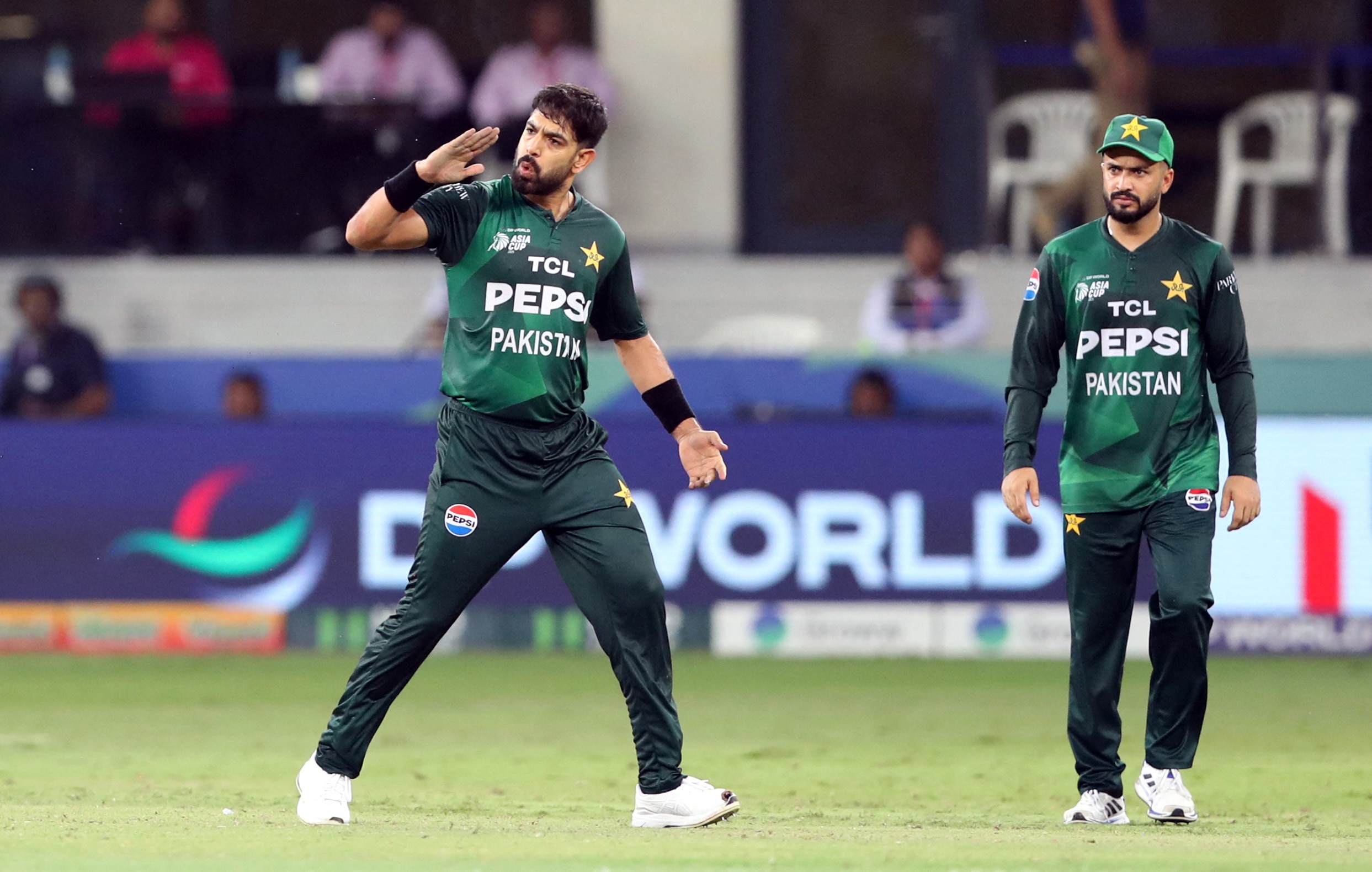 হারিস রউফকে যোগ্য শাস্তি ICC-র, সূর্যকে দিতে হবে শুধু জরিমানা হারিস রউফকে যোগ্য শাস্তি ICC-র, সূর্যকে দিতে হবে শুধু জরিমানা