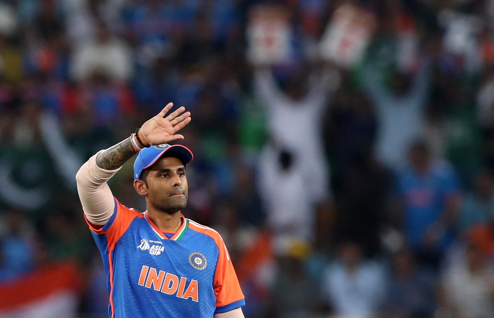 হারিস রউফকে যোগ্য শাস্তি ICC-র, সূর্যকে দিতে হবে শুধু জরিমানা হারিস রউফকে যোগ্য শাস্তি ICC-র, সূর্যকে দিতে হবে শুধু জরিমানা