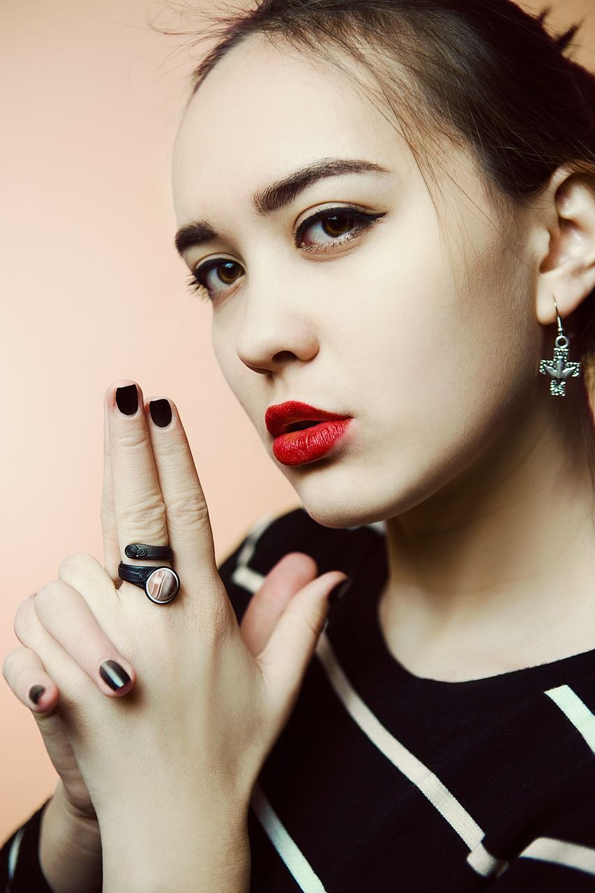 লম্বা নখ