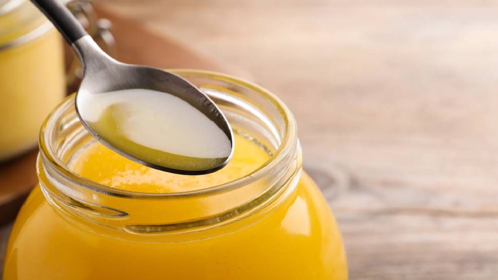 শিশিতে গলানো ঘি শিশিতে গলানো ঘি