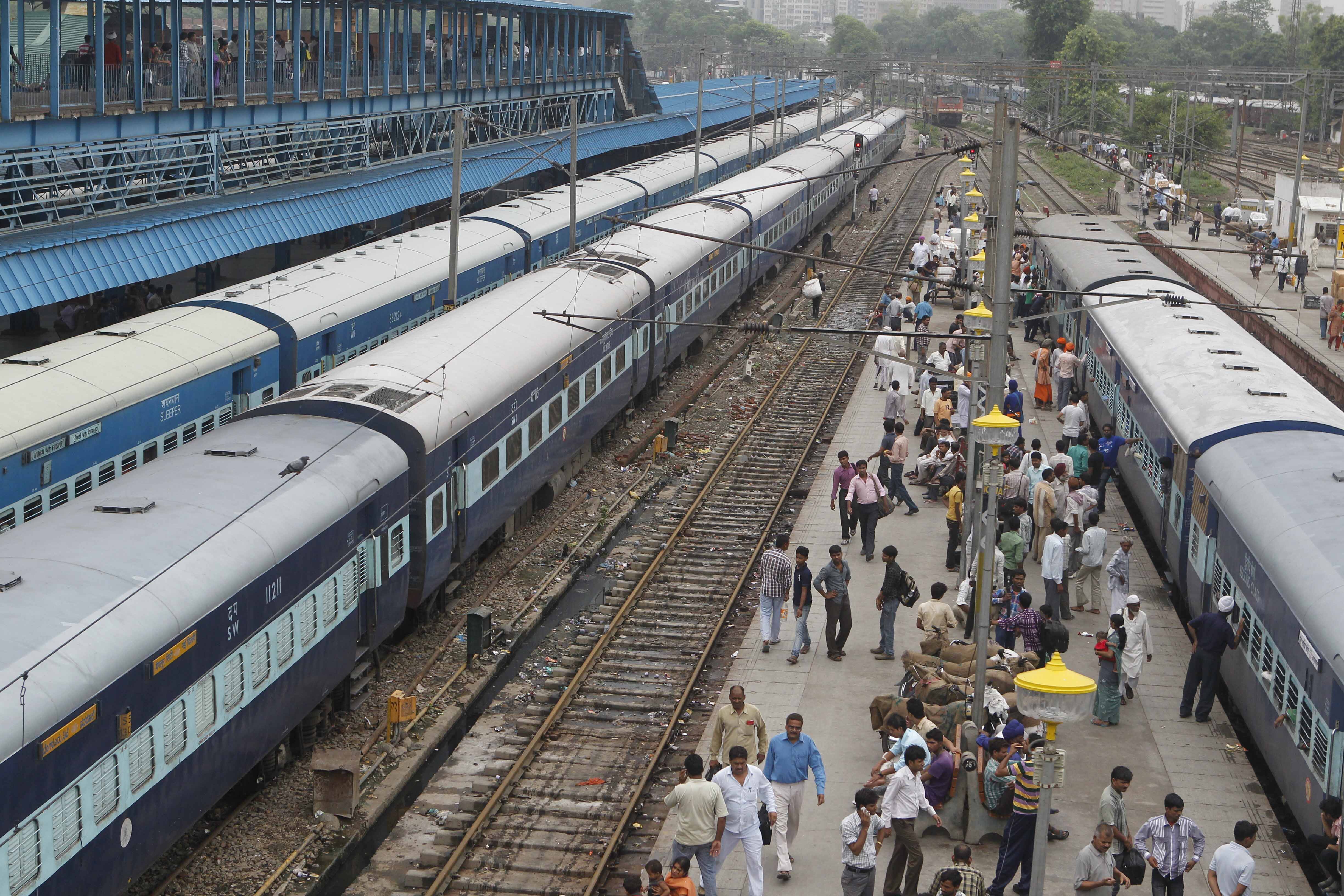 ব্রেক ভ্যান থেকে নামিয়ে দেওয়া হবে ব্রেক ভ্যান থেকে নামিয়ে দেওয়া হবে